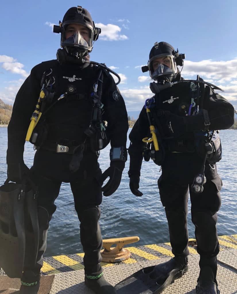 2 commercial divers ready to get into the water