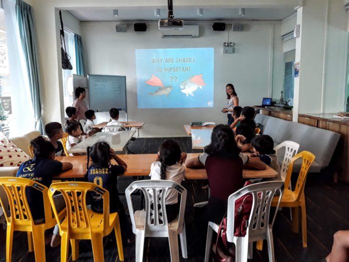 Kathlyn Tan Sharks4kids Presentation Citizen scientist, Kathlyn Tan Sharks4kids Presentation
